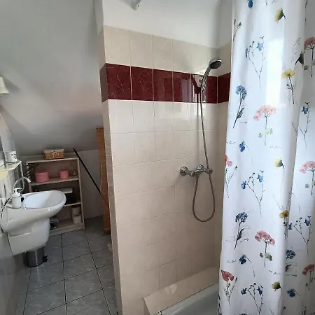 Kardos Apartment